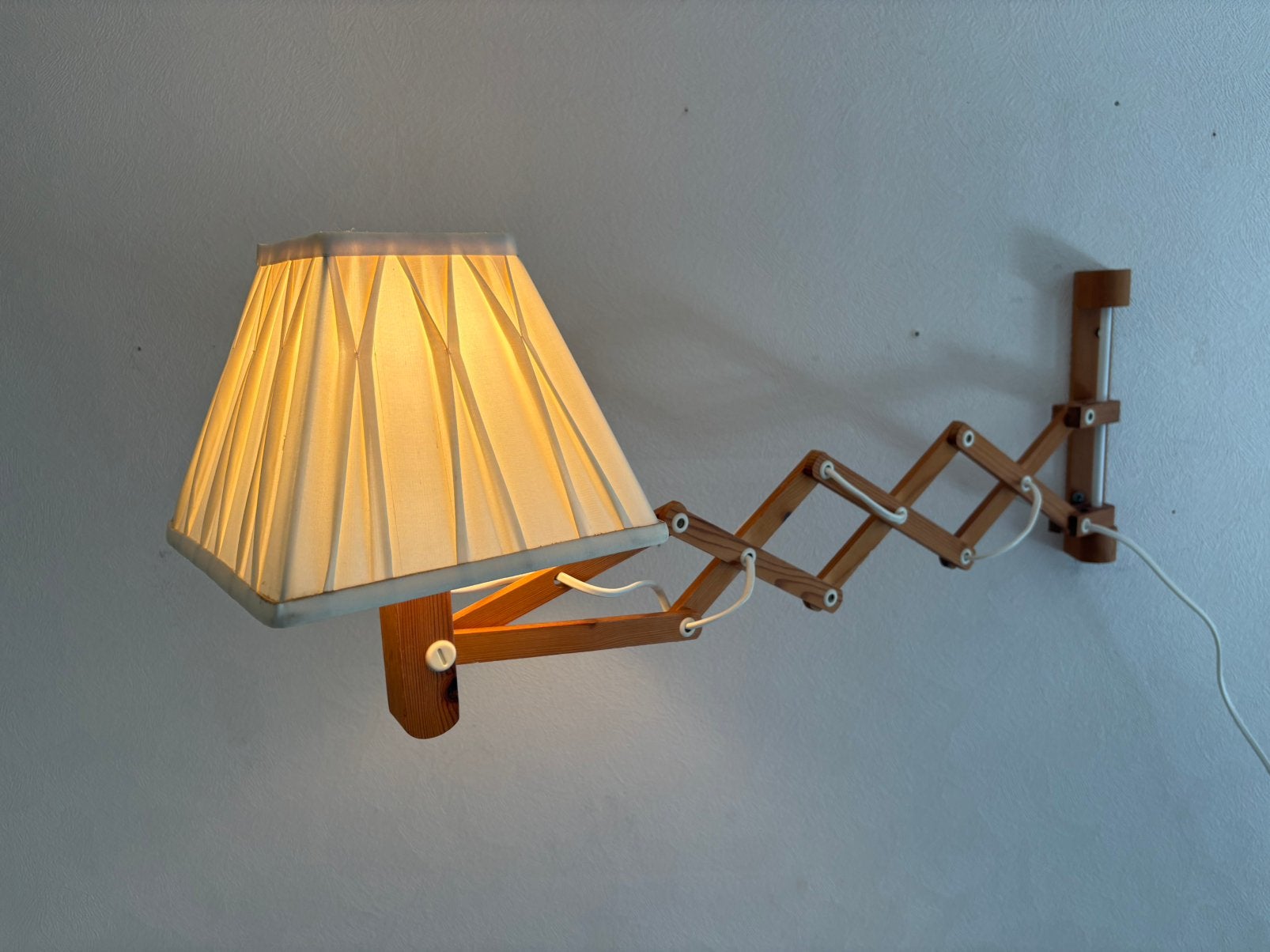 IKEA model V9004 vintage houten schaarlamp jaren '80, Ophalen of Verzenden, Zo goed als nieuw, Kunststof