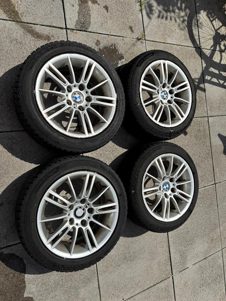 BMW 1-Serie 118I set wielen met winterbanden(Hankook), Ophalen