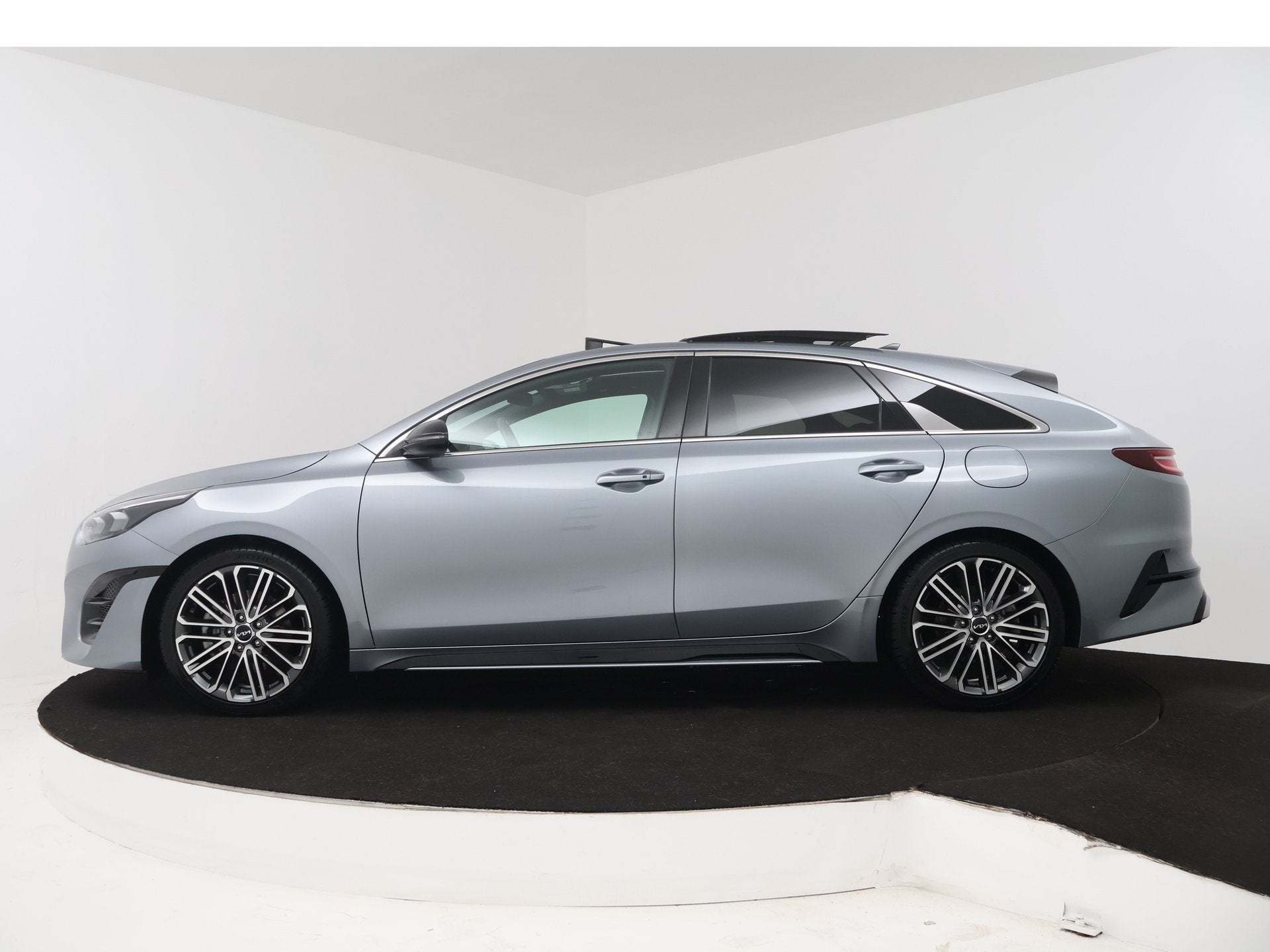 Kia ProCeed 1.5 T-GDi GT-PlusLine | Panoramadak | Half Leder, Auto's, 12 maanden, 1325 kg, Gebruikt, 4 cilinders