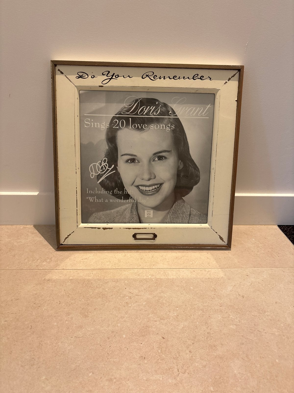 Decoratieve lijst met 'Do You Remember' opdruk, Huis en Inrichting, Ophalen, Gebruikt, Beige, Fotolijst