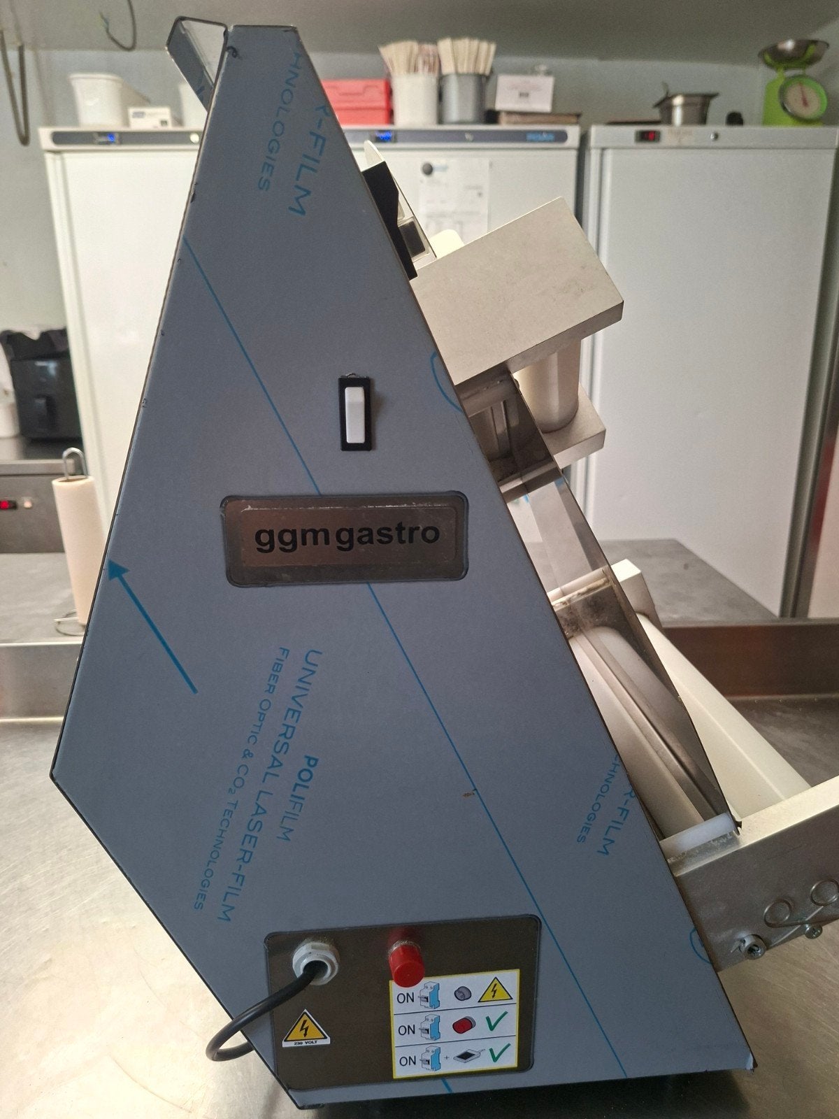 Zo goed als nieuwe pizza uitrolmachine - GGM Gastro, Ophalen of Verzenden