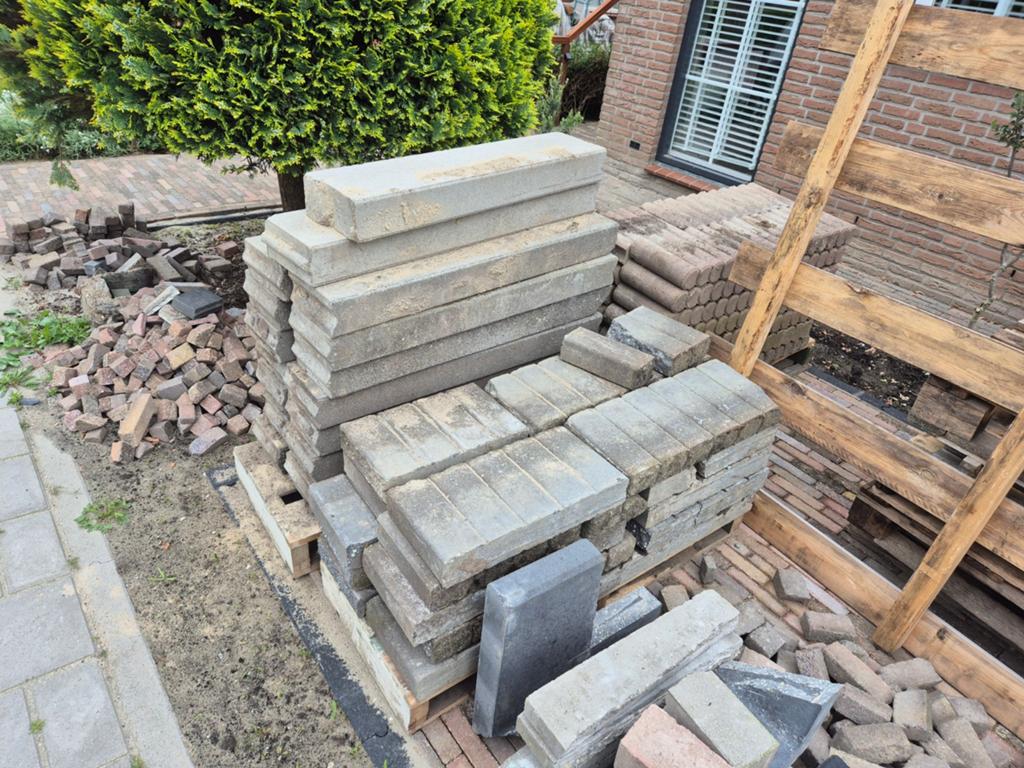 Diverse opsluitbanden GRATIS, Tuin en Terras, Tegels en Klinkers, Ophalen of Verzenden, Beton, Minder dan 5 m², Overige typen