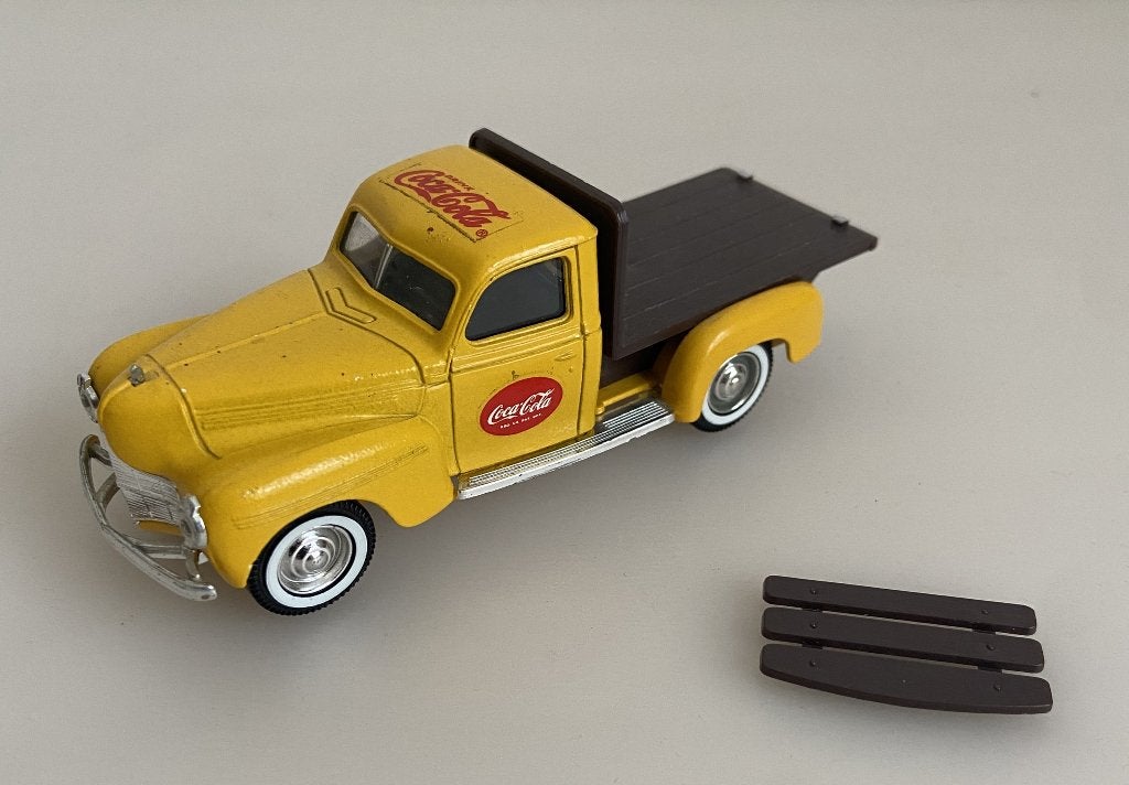 Solido Dodge 1940 Truck Coca Cola 1:43, Ophalen of Verzenden, Gebruikt, Auto