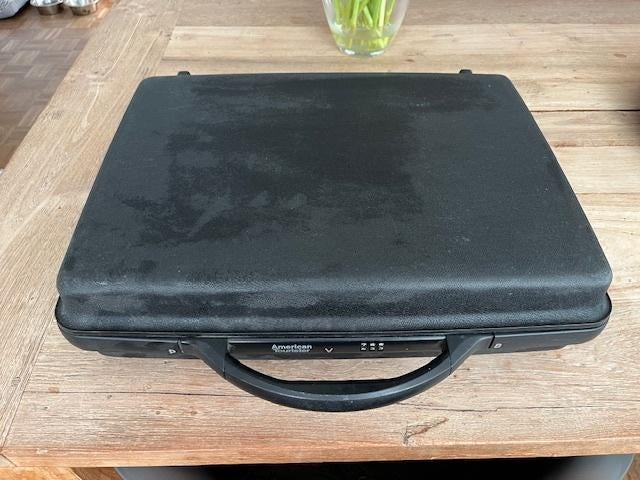attache koffer, Sieraden, Tassen en Uiterlijk, Koffers, Hard kunststof, Slot, Minder dan 50 cm, Ophalen of Verzenden