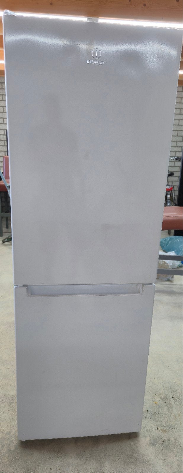 Indesit LR7 S1 W Koel-vriescombinatie, Gebruikt, 200 liter of meer, Met aparte vriezer, 45 tot 60 cm