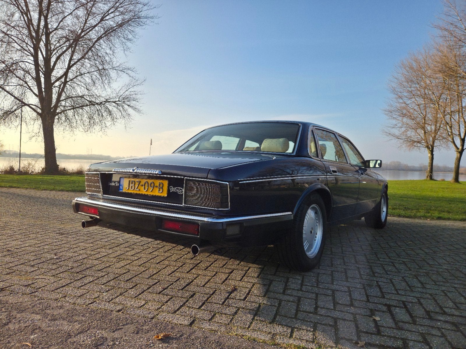 Daimler Double Six 6.0 V12 (1994), foto 5