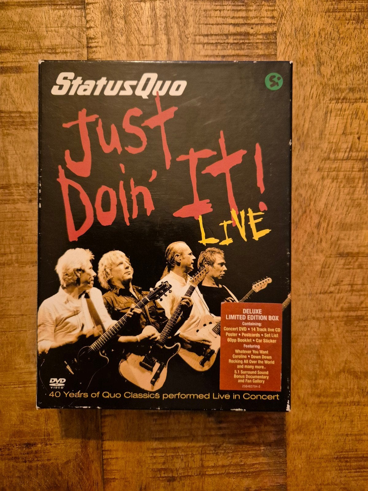 Status Quo - Just Doin' It Live (Deluxe Limited Edition Box), Alle leeftijden, Nederlands, Ophalen of Verzenden, Concert
