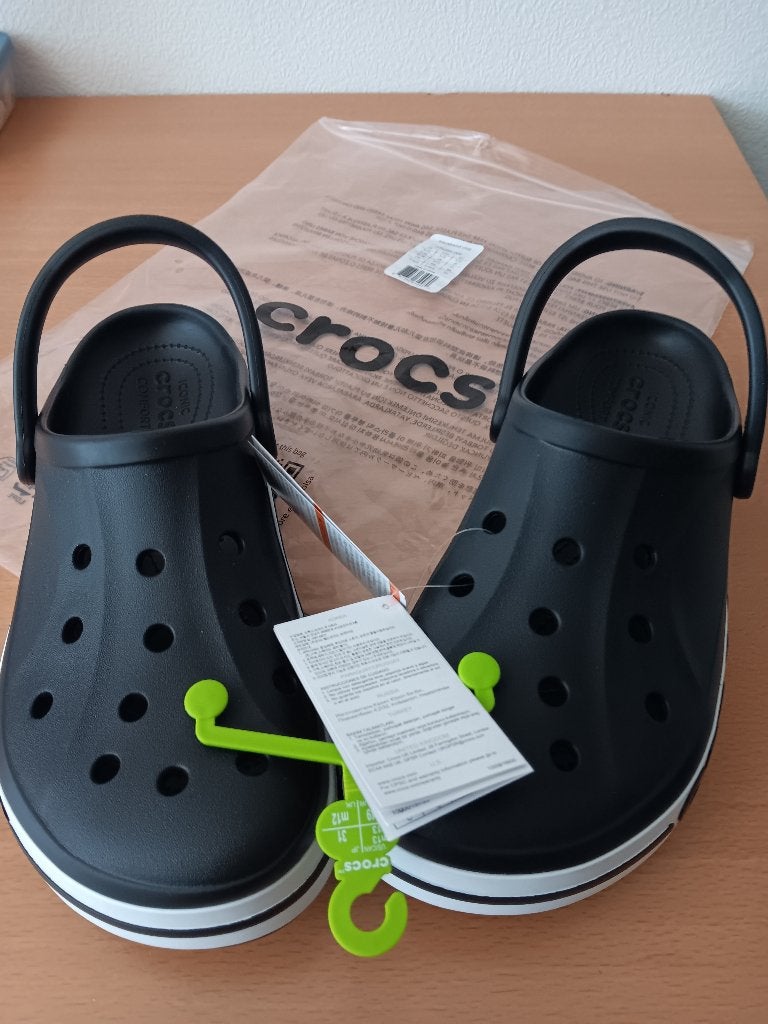 Nieuwe heren crocs zwart met witte rand. mt 13 valt klein, Ophalen, Nieuw, Zwart