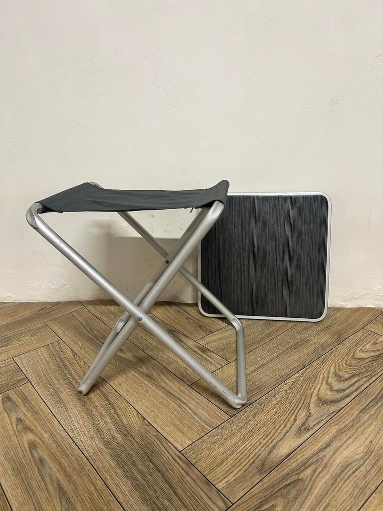 Camping krukje met tafelblad, Caravans en Kamperen, Ophalen, Gebruikt, Campingmeubel-accessoire