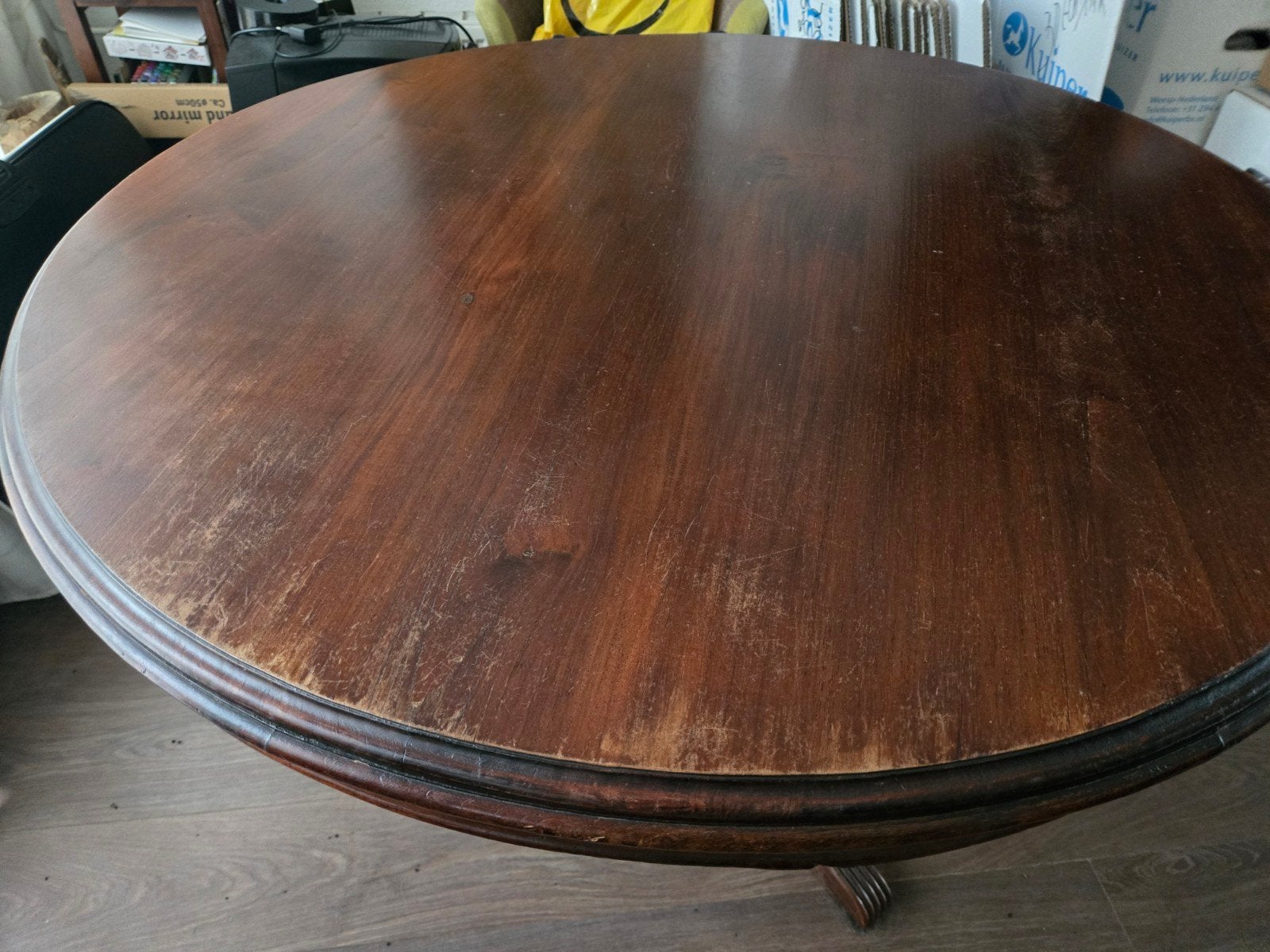 Foto 2 van Antieke ronde eettafel van donker eiken