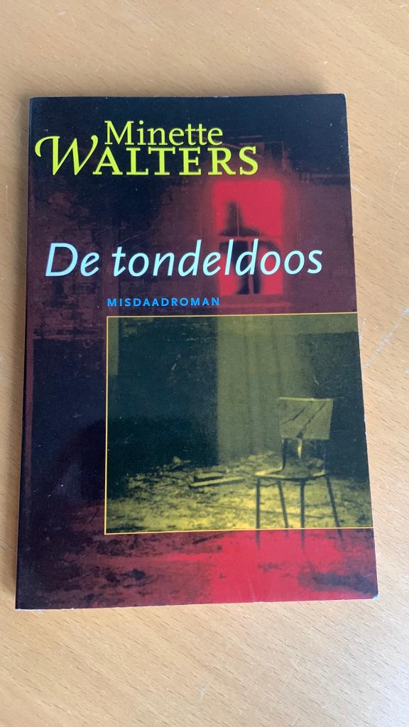Minette Walters - De tondeldoos, Ophalen of Verzenden