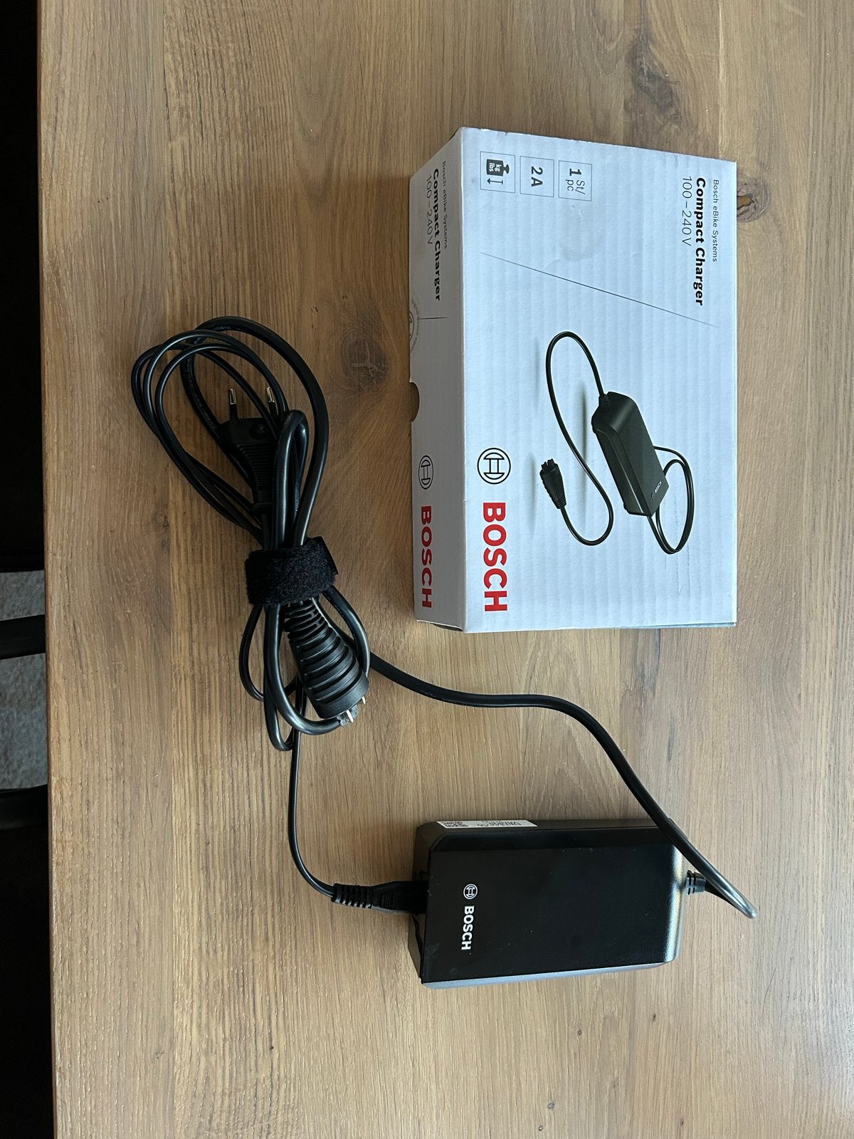 Bosch Compact Charger 2A voor E-bike, Fietsen en Brommers, Fietsaccessoires | Fietsaccu's, Ophalen, Zo goed als nieuw