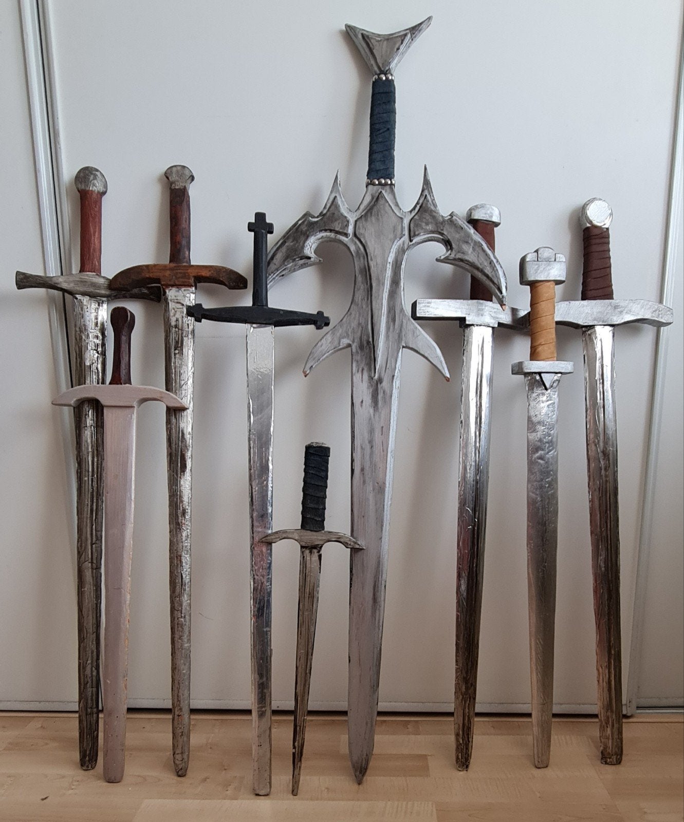 Diverse collectie houten cosplay zwaarden - fantasy en midde, Ophalen