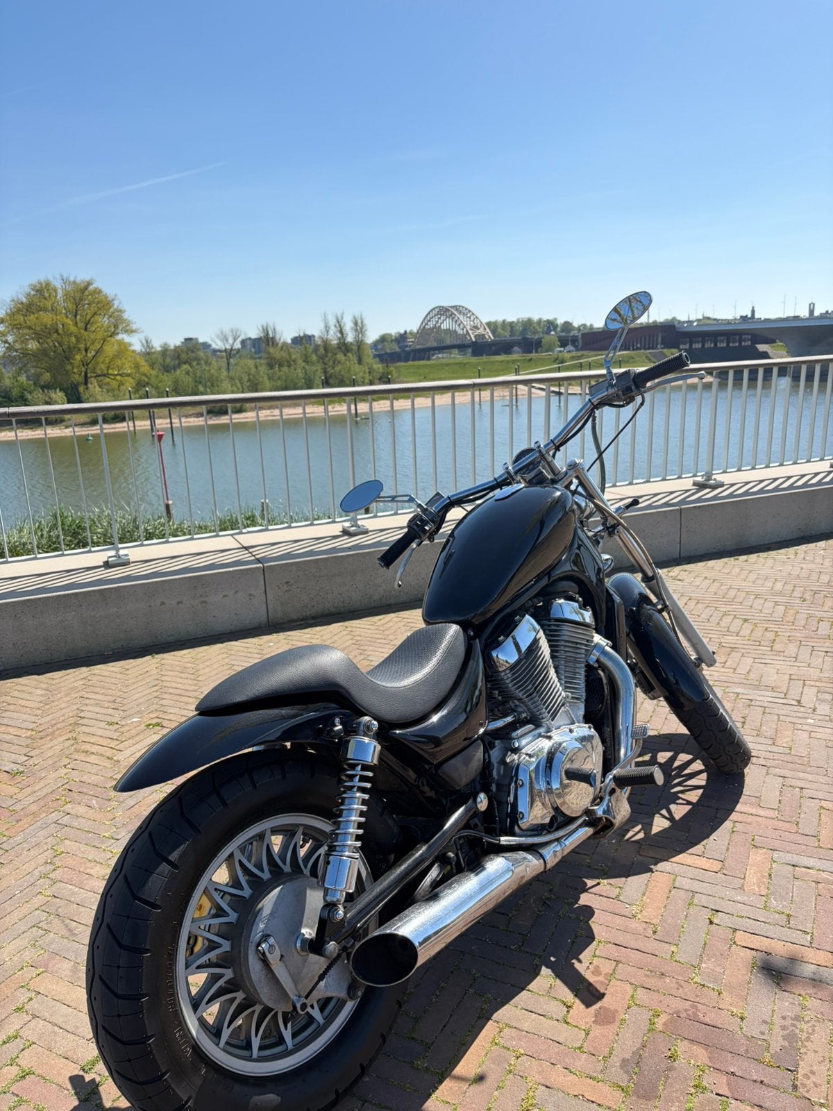 Suzuki Intruder VS700 - 1986 (Oldtimer) - Suzuki Chopper, 2 cilinders, Chopper, Gebruikt, Particulier