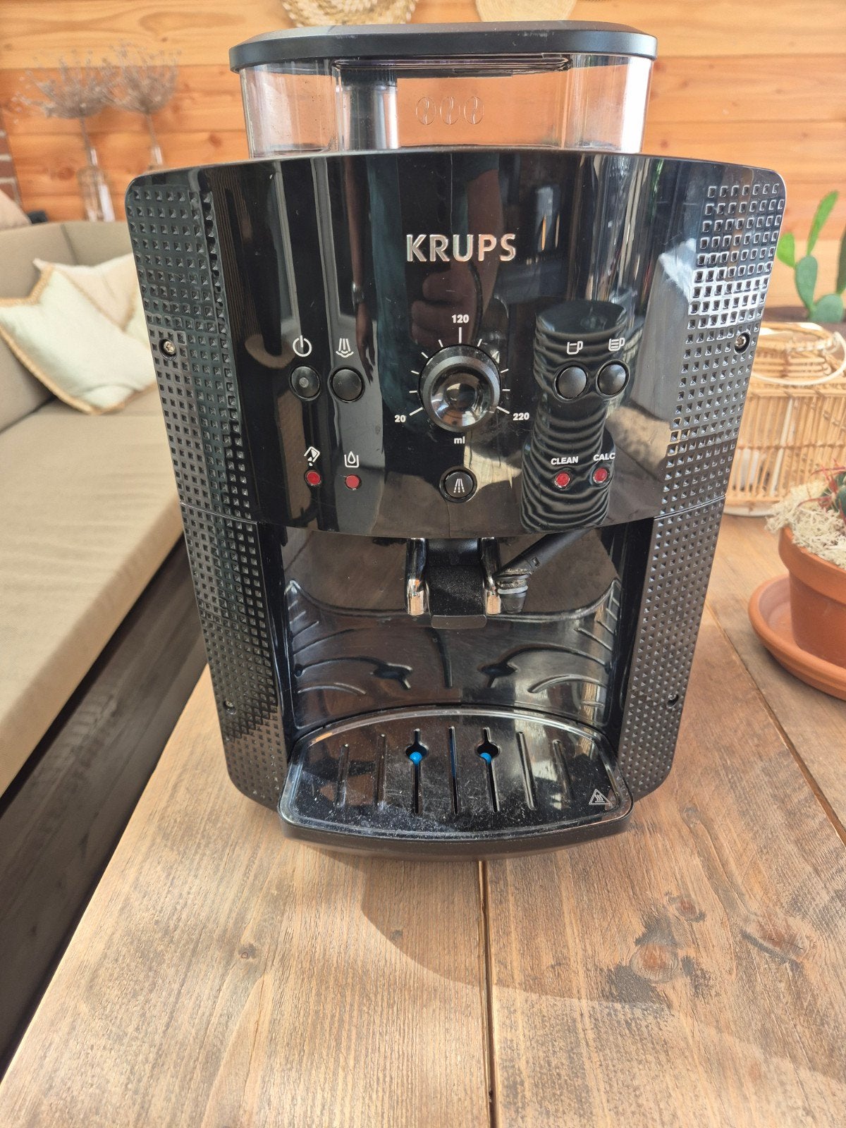 Krups EA81* Espressomachine - Zwart, Gebruikt, Afneembaar waterreservoir, Gebruikt, Espresso apparaat, 2 tot 4 kopjes