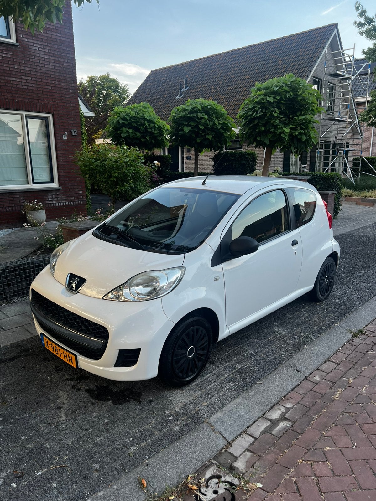 Peugeot 107 1.0 12V E-vti 68PK 3DR 2011 Wit, Auto's, Voorwielaandrijving, Handgeschakeld, Particulier, Geïmporteerd