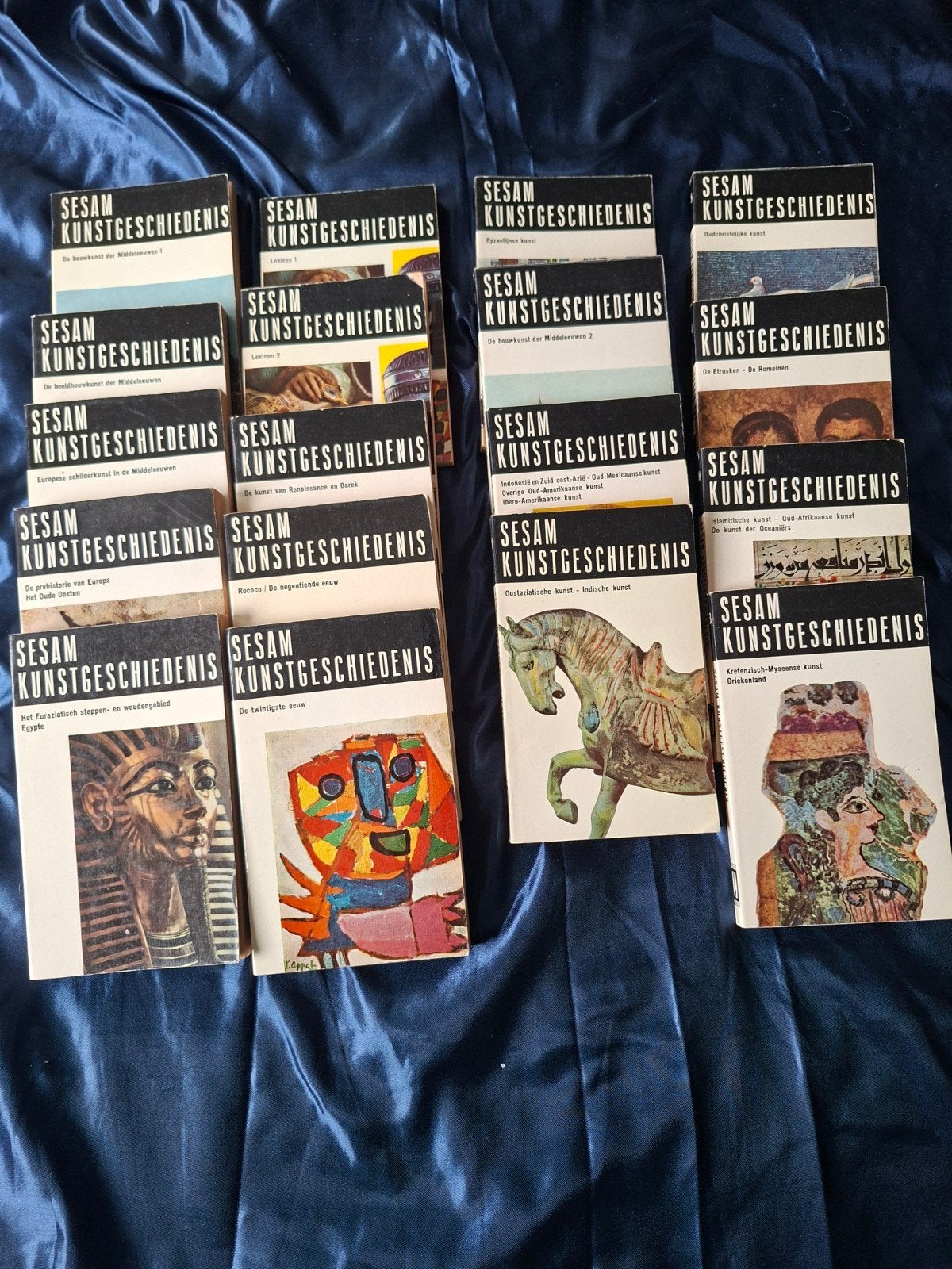 Sesam Kunstgeschiedenis - Complete Serie Boeken over Kunstge, Ophalen of Verzenden, Gelezen, Overige onderwerpen