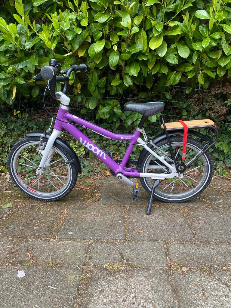 Woom 3 Kinderfiets Lila met duwstang, Fietsen en Brommers, Fietsen | Kinderfietsjes, Ophalen, Gebruikt, Velgrem, 16 tot 20 inch