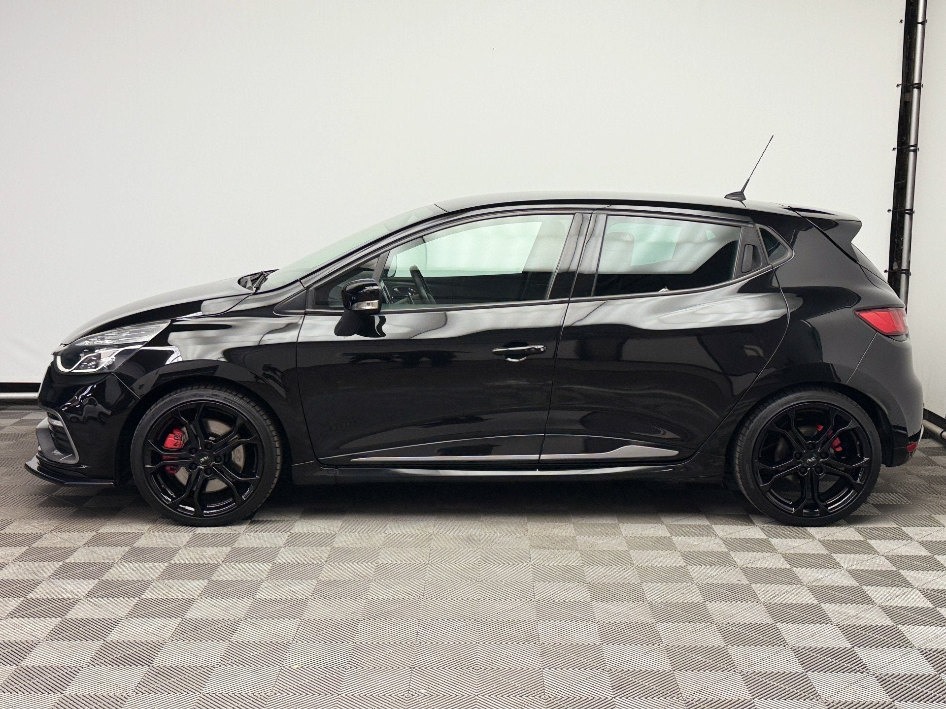 Renault Clio 1.6 R.S. Cup Automaat ECC LM18" NL Auto, Auto's, Euro 5, Gebruikt, 4 cilinders, Met garantie (alle)