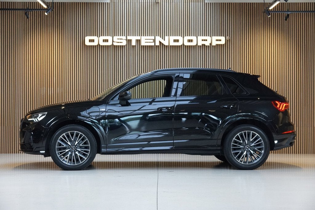 Audi Q3 45TFSIe/245pk S-Line Blackstyle|2023|Matrix|Keyless|, Gebruikt, Zwart, Zwart, Hybride Elektrisch/Benzine