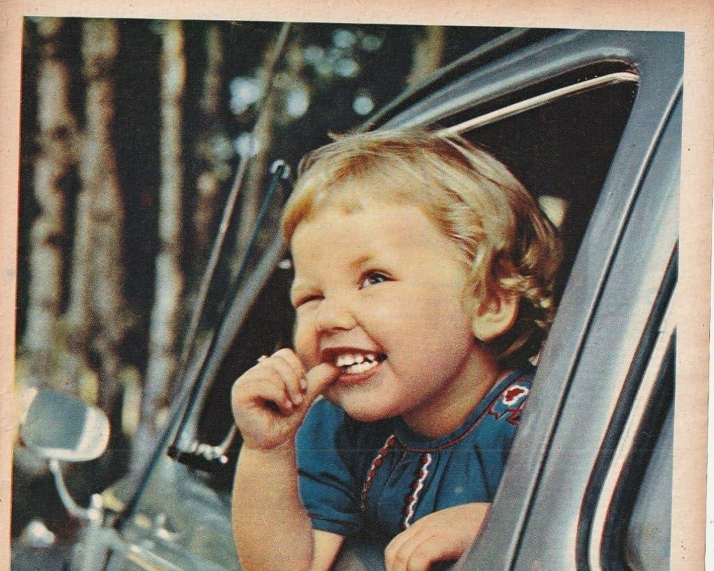 Retro reclame 1960 Kodak kindje in vensterraam auto, Verzenden, Overige typen