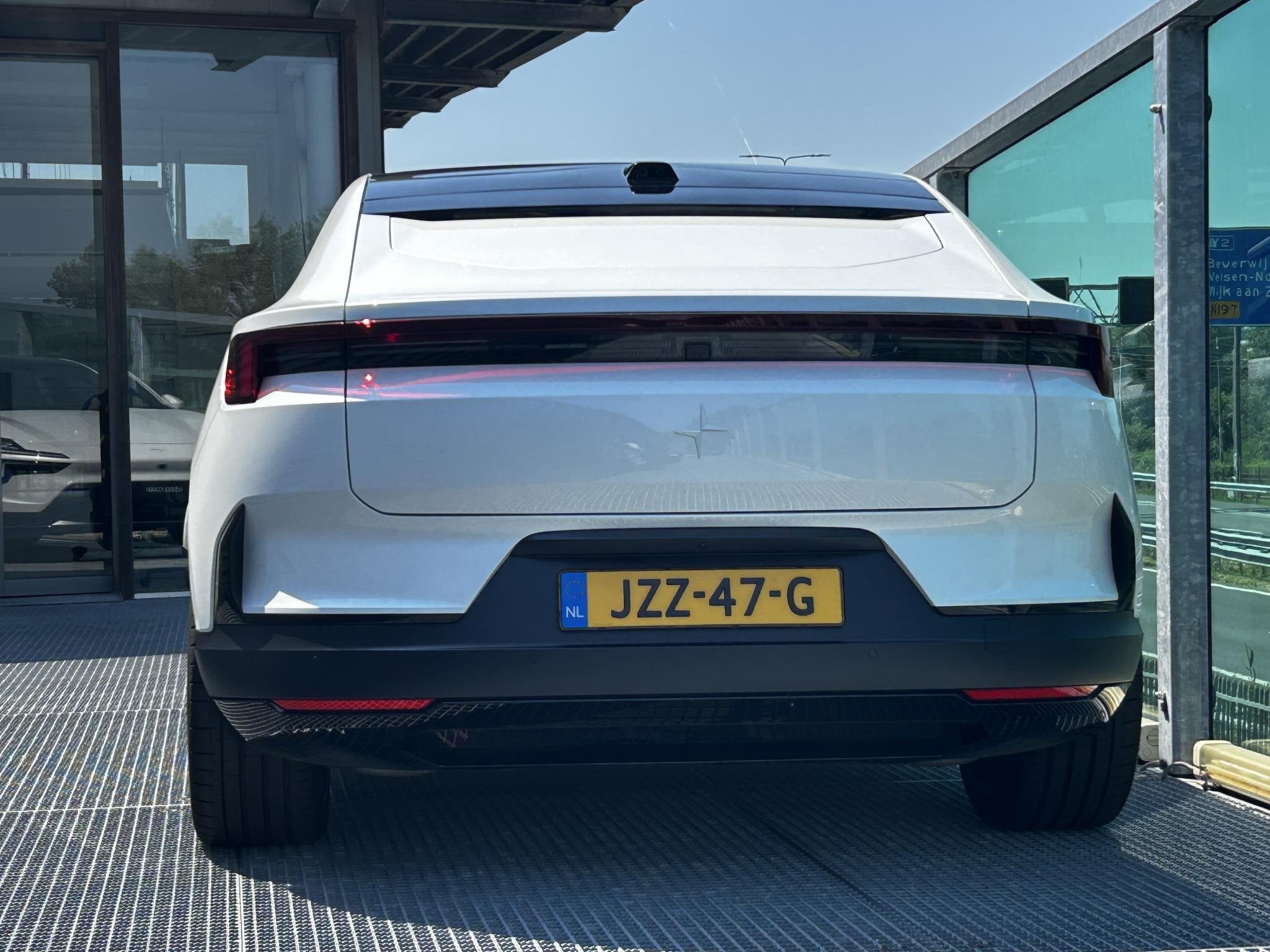 Polestar 4 Long Range Dual motor Performance Prime 100 kWh E, Auto's, Polestar, Automaat, Stof, Wit, Origineel Nederlands