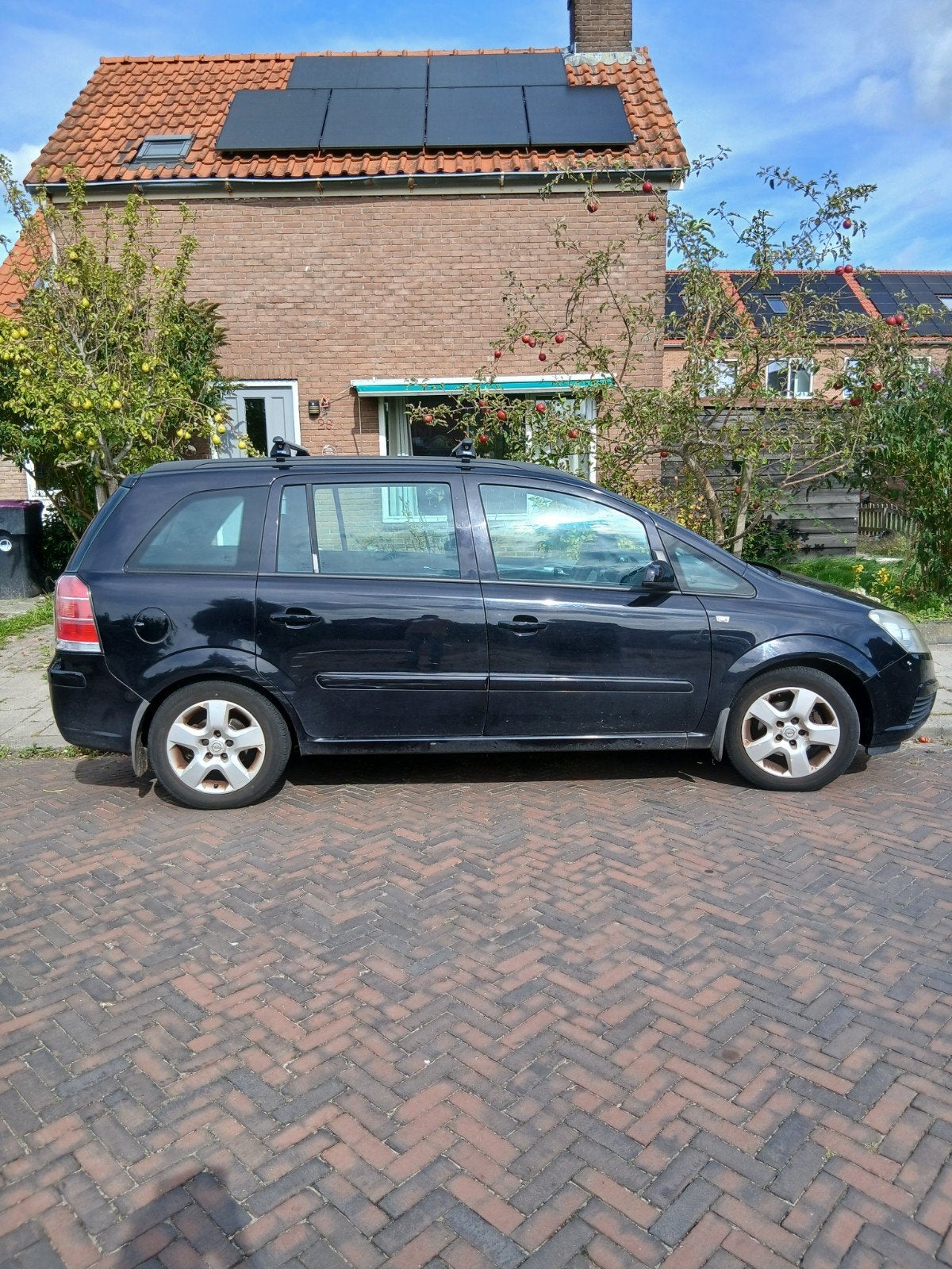 Opel Zafira 1.8 2006 Zwart, Auto's, Opel, 4 cilinders, Zwart, Origineel Nederlands, 1200 kg