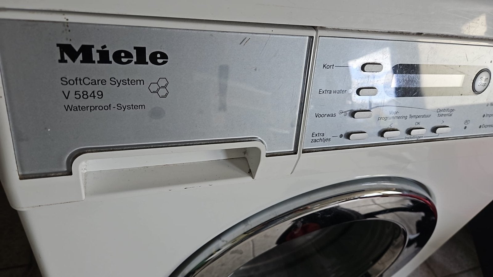 Miele SoftCare System V 5849 Wasmachine, Witgoed en Apparatuur, Wasmachines, Ophalen, Gebruikt, Voorlader, 85 tot 90 cm
