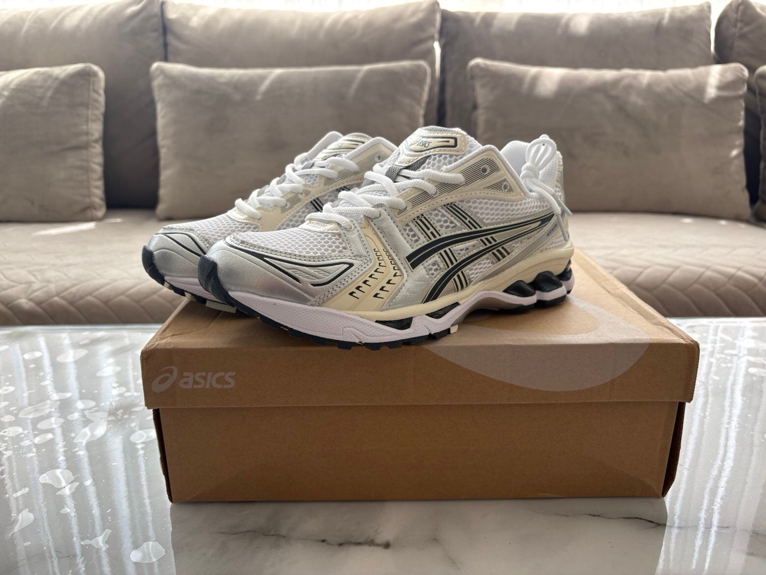 asics kayano gel, Ophalen of Verzenden, Zo goed als nieuw, Wit, Sportschoenen