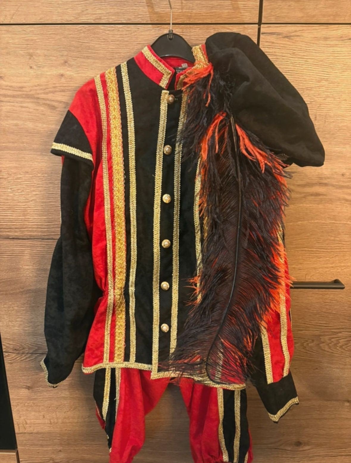 pietenpak met muts+veren, Ophalen of Verzenden