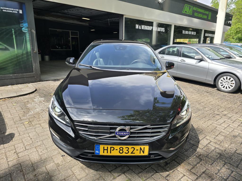 Volvo V60 2.4 D6 Twin Engine R-Design | 12MND GARANTIE | FUL, Auto's, Volvo, Automaat, Zwart, Vierwielaandrijving, 1880 kg