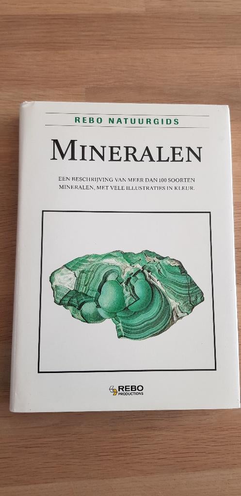 Mineralen, Rebo natuurgids, Ophalen of Verzenden, Gelezen, Overige onderwerpen, Overige typen