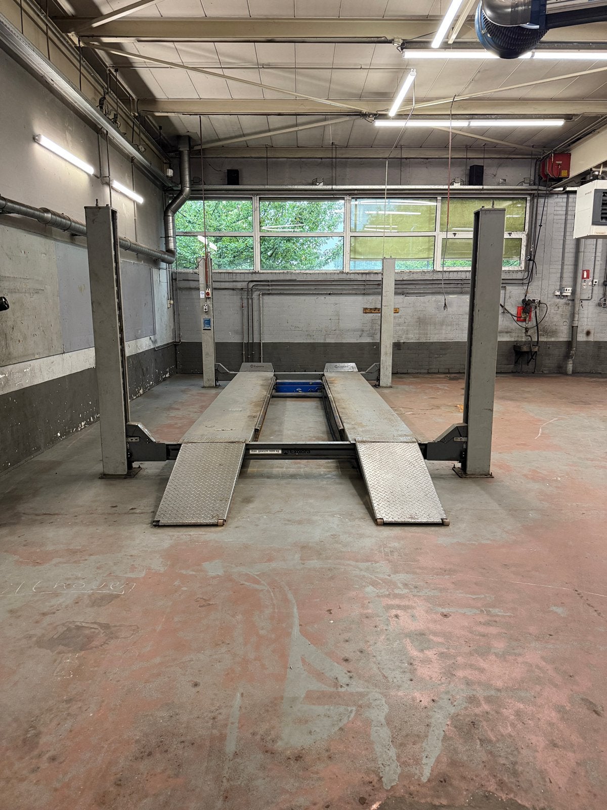 4 koloms hefbrug 5000 kg, Ophalen, Gebruikt