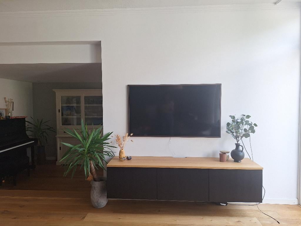 Besta tv-meubel zwart met eiken bovenblad, Ophalen, Gebruikt, 150 tot 200 cm, Minder dan 100 cm