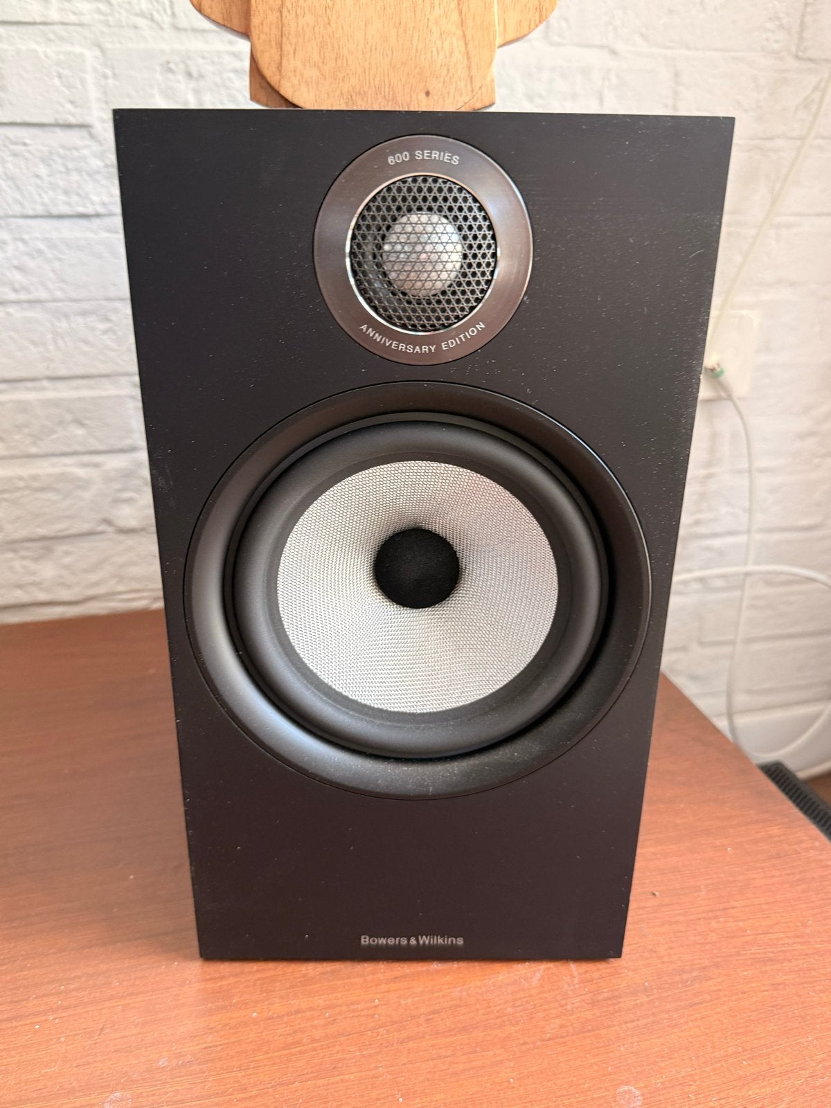 Bowers & Wilkins 606 S2 Anniversary Edition mrt jke kabels, Ophalen, Inclusief kabels, Zo goed als nieuw, 60 tot 120 watt