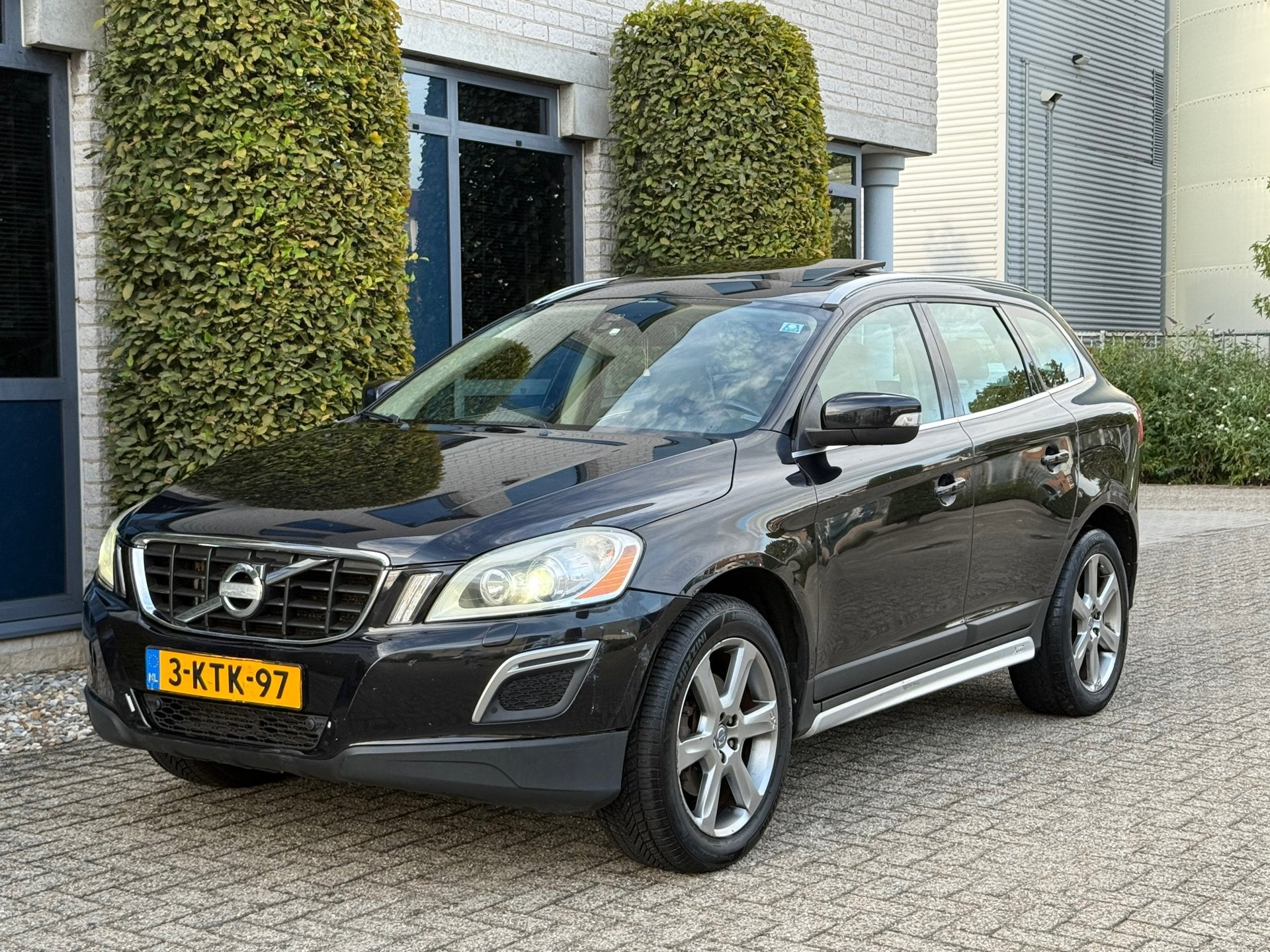 Volvo XC60 2.0 D4 Summum, Auto's, Volvo, Euro 5, 15 km/l, Gebruikt, Beige