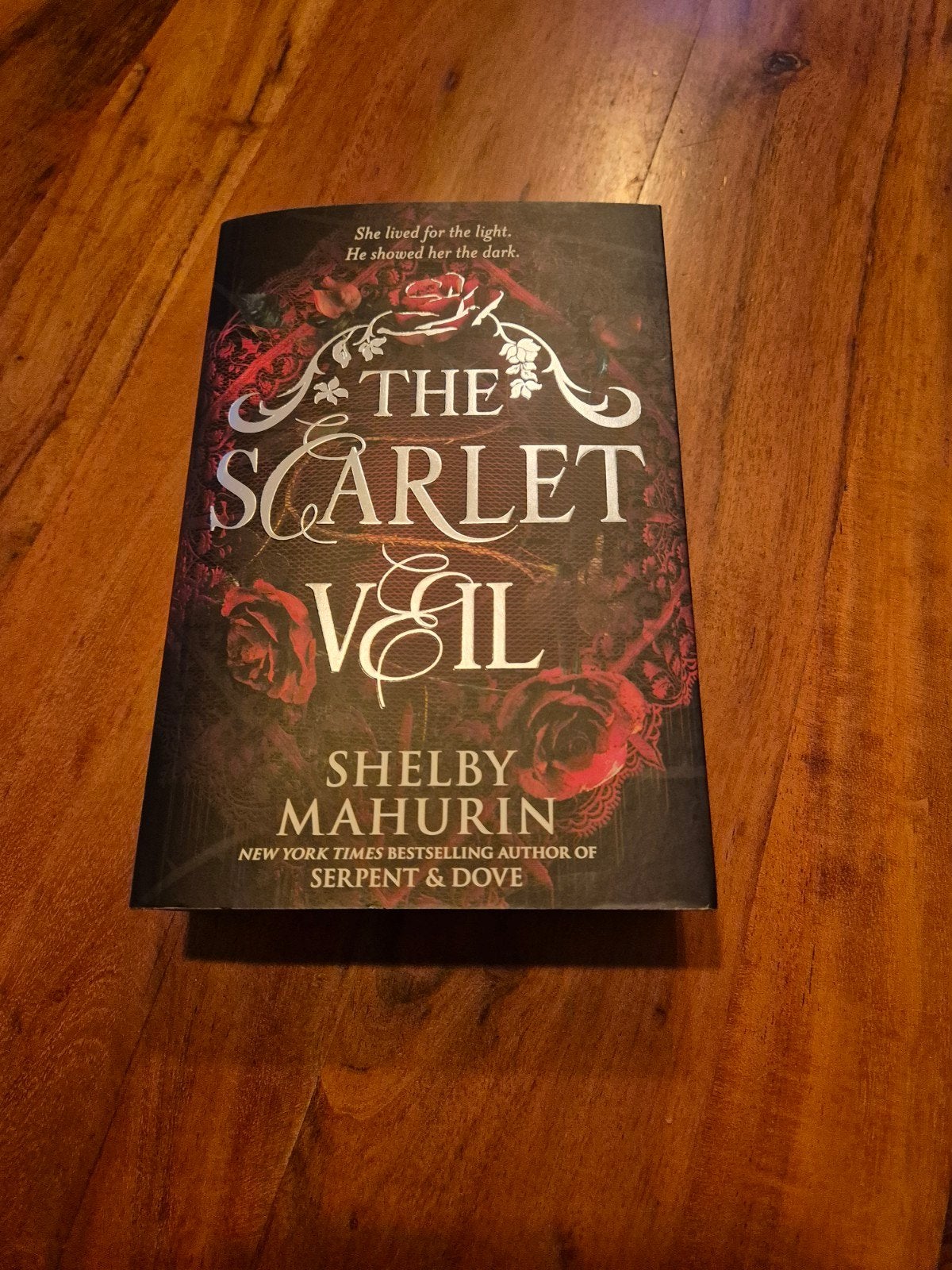 The Scarlet Veil - Shelby Mahurin (Engels), Ophalen of Verzenden, Nieuw, Shelby Mahurin, Amerika
