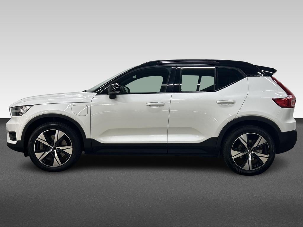 Volvo XC40 1.5 T4 211PK PHEV RECHARGE R-DESIGN NAVI TEL PDC, Auto's, Stuurwielverwarming, Wit, Bedrijf, Hybride Elektrisch/Benzine