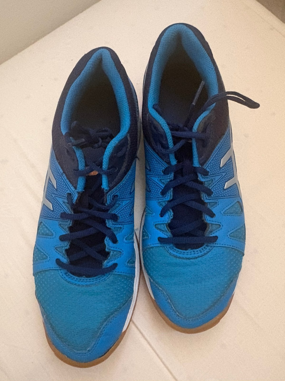 Zgan Asics hockey - zaalschoenen - sport - sneakers, Ophalen of Verzenden, Zo goed als nieuw, Schoenen