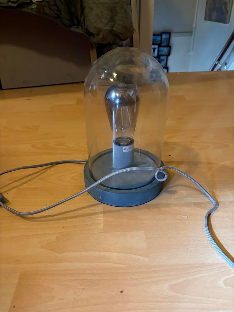 Unieke glazen stolp tafellamp met Edison gloeilamp, Antiek en Kunst, Ophalen of Verzenden