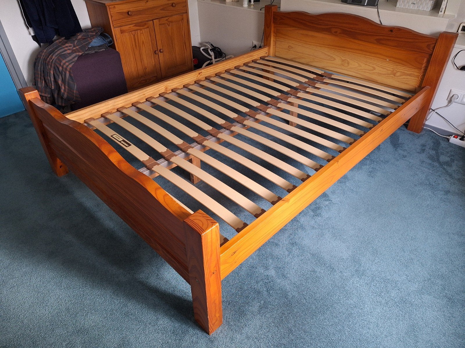 Robuust grenenhouten 2 p. bed 200x140 cm met lattenbod, Ophalen, Gebruikt, Tweepersoons, 140 cm