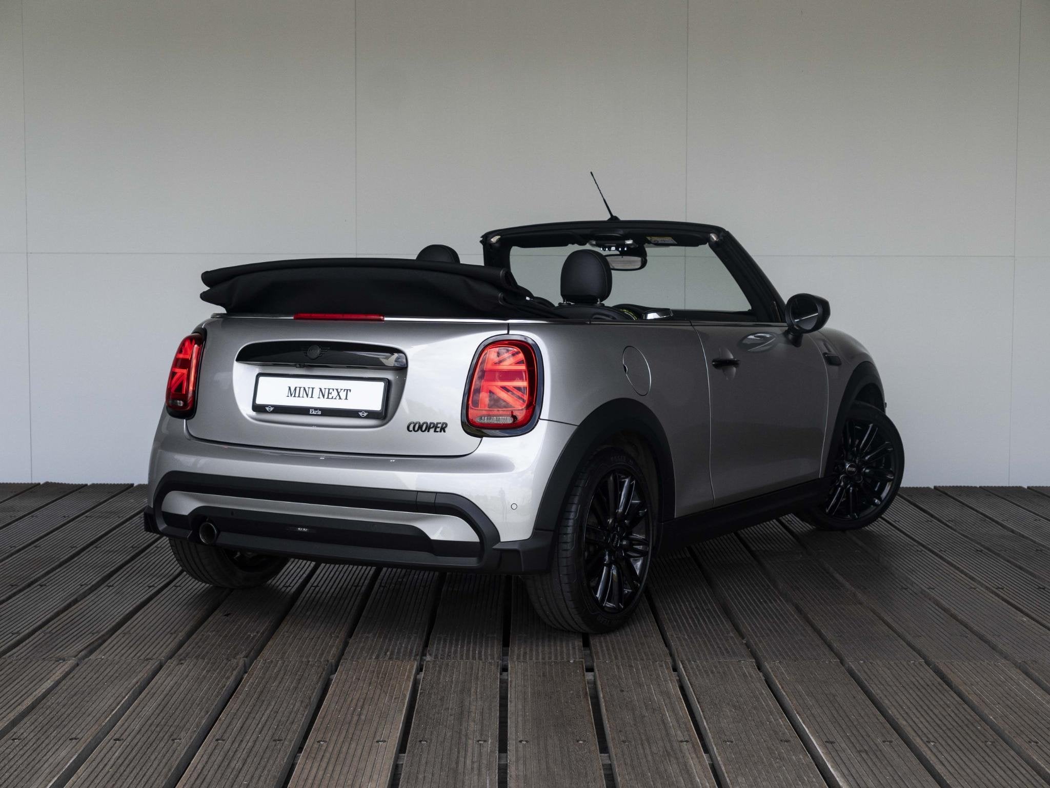 MINI Cabrio Cooper Harman-Kardon | Stoel en stuurverwarming, Auto's, Mini, 136 pk, 4 stoelen, Bedrijf, 19 km/l