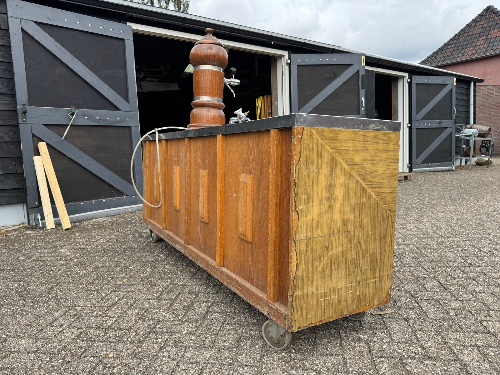 Mobiele bar met authentieke tap en koeling, Huis en Inrichting, Ophalen