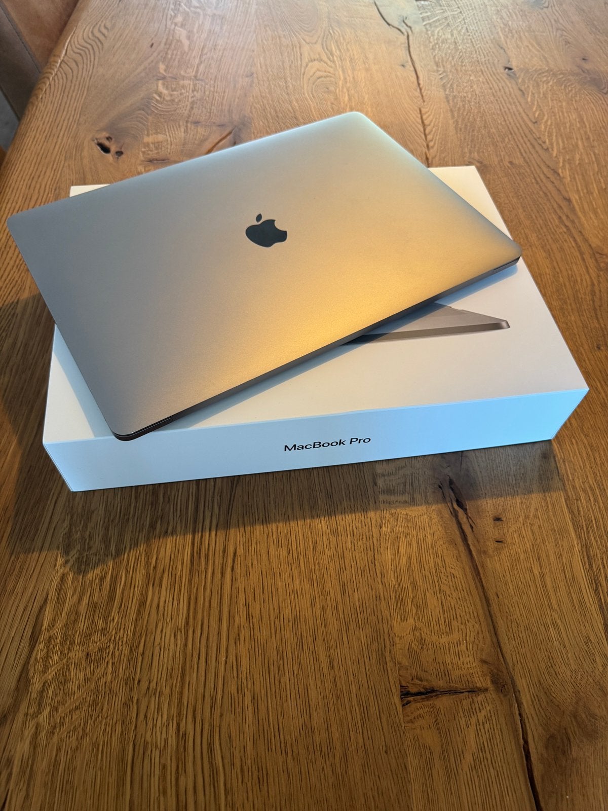 Apple MacBook Pro 15-inch 2017| i7 2.9 GHz | 16GB| 512GB SSD, MacBook Pro, 2 tot 3 Ghz, 512 GB, 16 GB