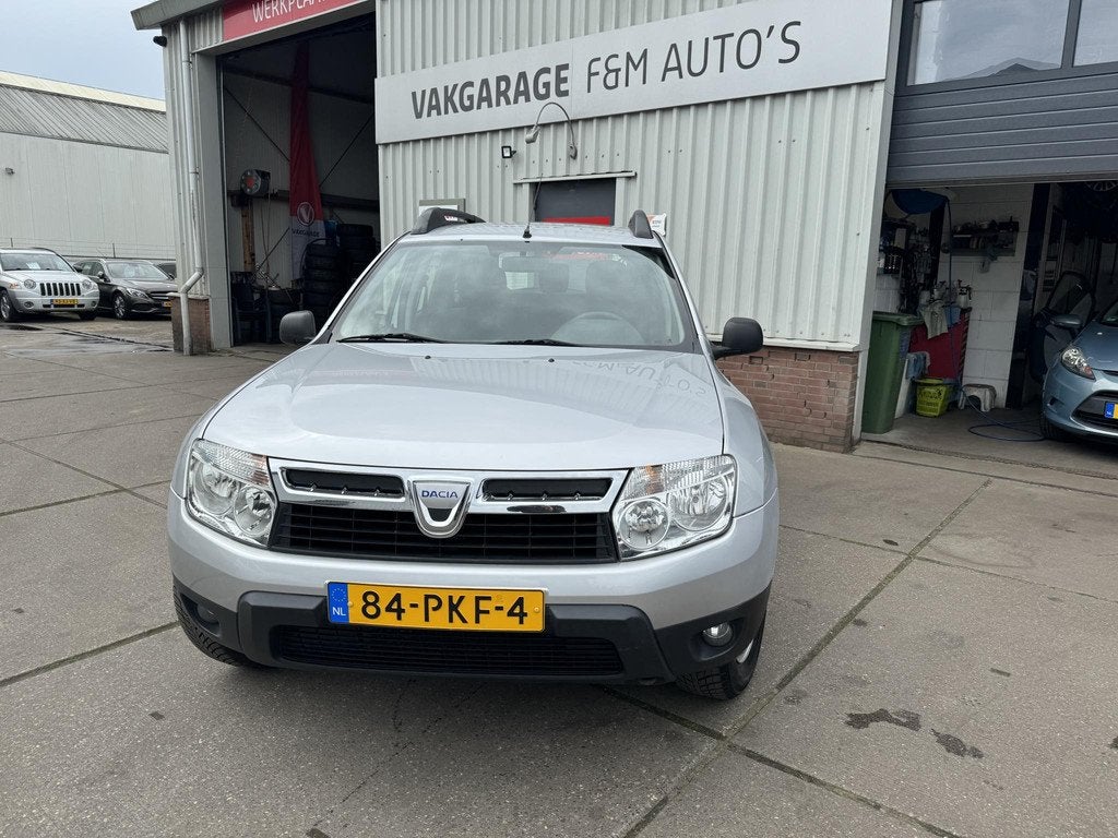 Dacia Duster 1.6 Lauréate 2wd, Voorwielaandrijving, Euro 5, Stof, Gebruikt