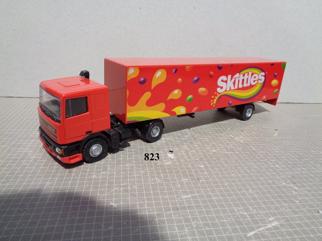 lion daf 95 met enkelas trailer skittles, Ophalen of Verzenden, Nieuw, Bus of Vrachtwagen, Lion Toys