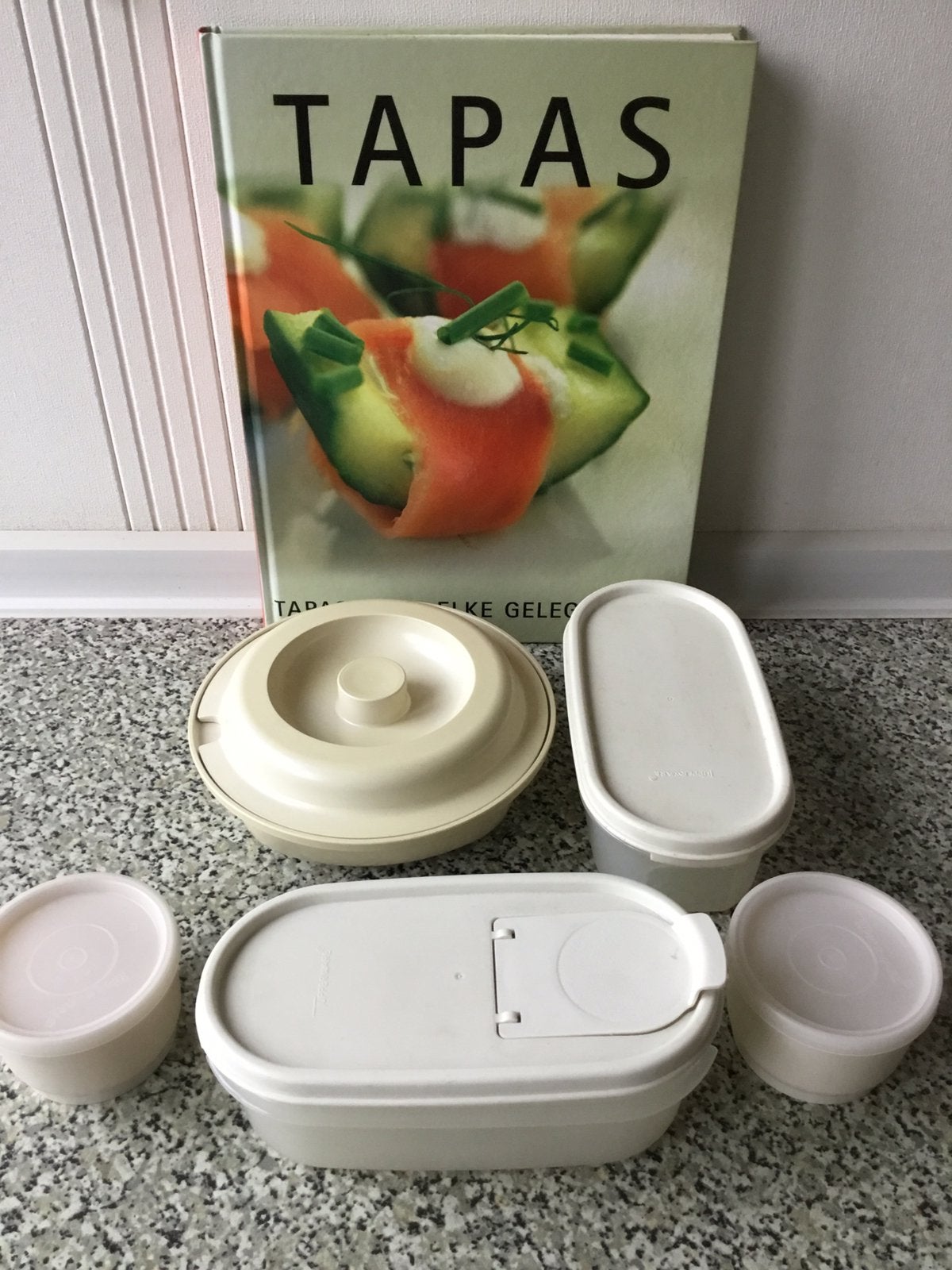 Tupperware jaren zeventig met kookboek, Ophalen of Verzenden, Zo goed als nieuw, Overige typen