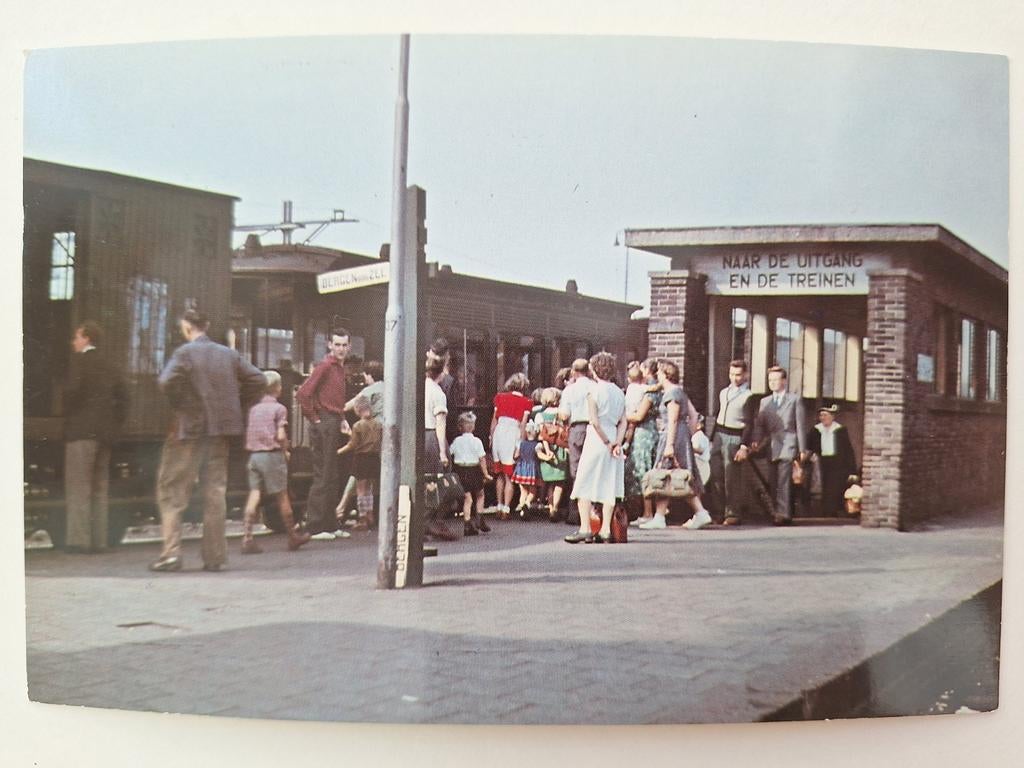 Stoomtramperron Alkmaar - Instappende passagiers, Ophalen of Verzenden, Ongelopen, Voertuig