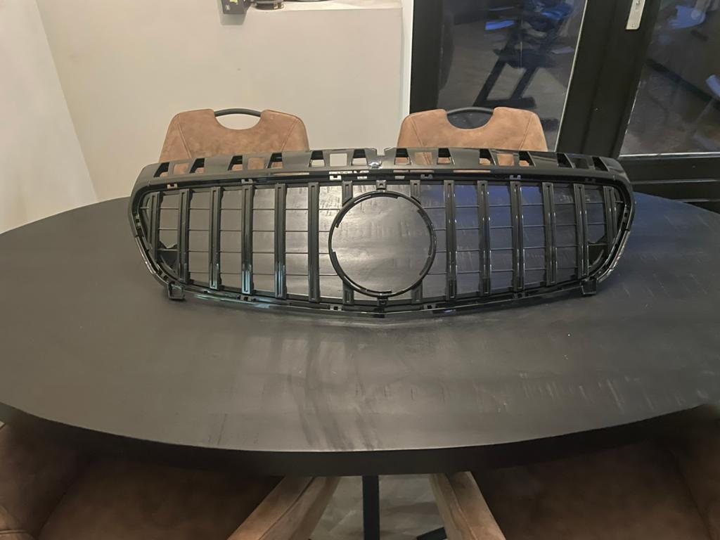 Mercedes amg grill, Ophalen