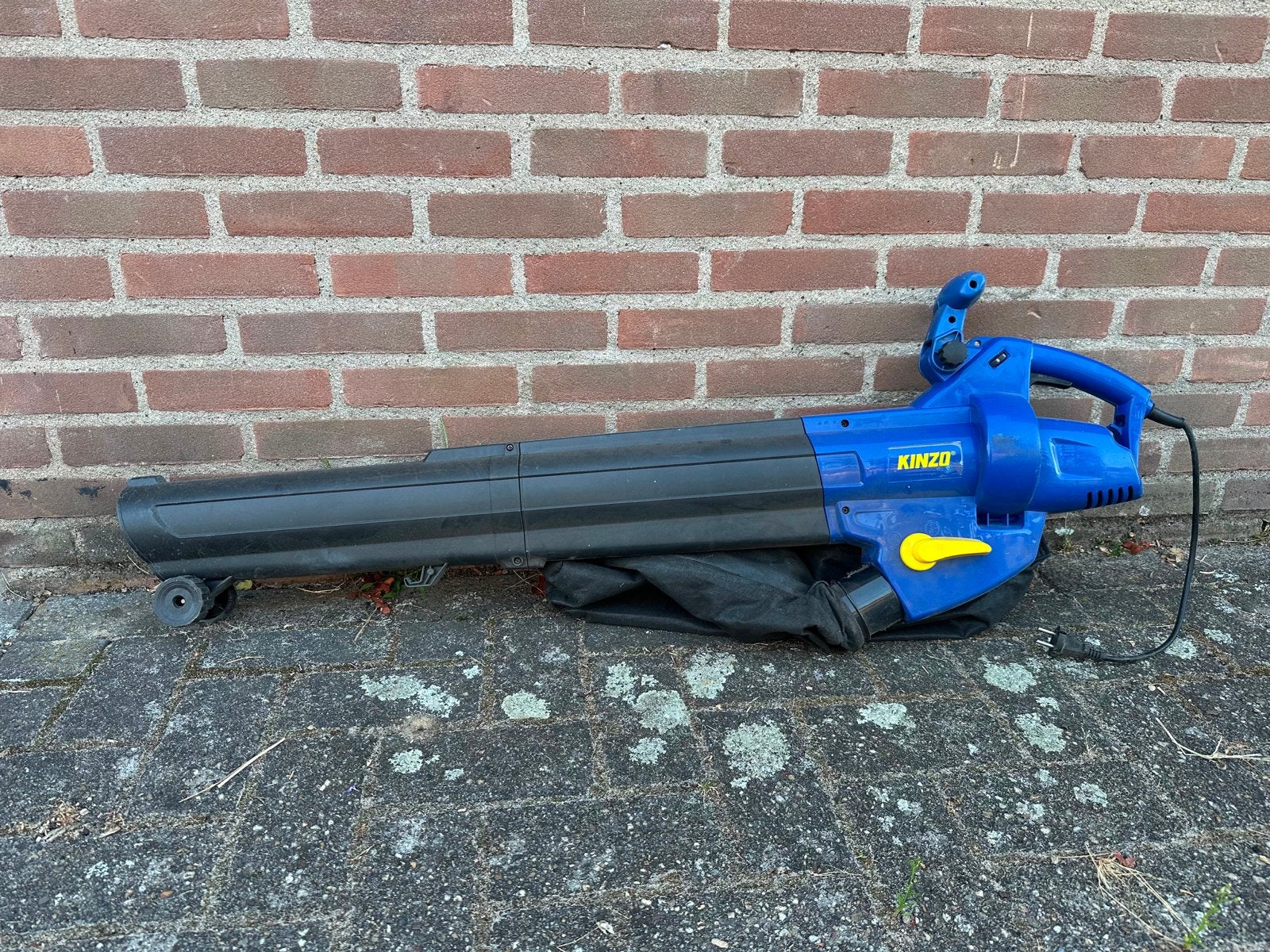 Kinzo 3-in-1 Bladblazer, Bladzuiger en Versnipperaar, Ophalen, Gebruikt, Handgedragen, Met opvangzak